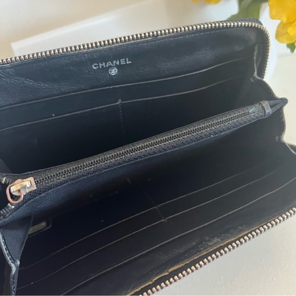 ❗️Sold ❗️Authentic Chanel wallet ❤️ - Picture 6 of 8